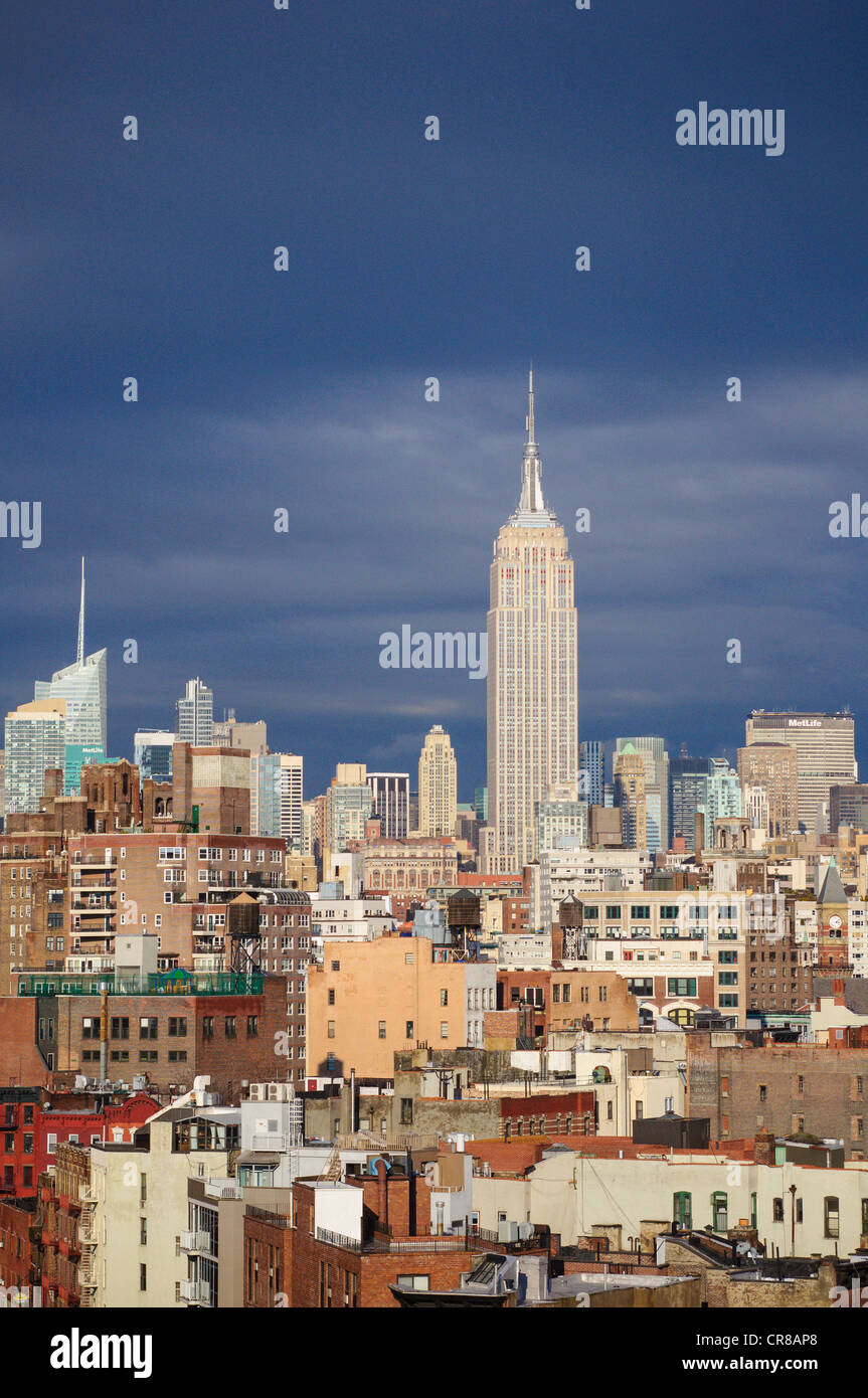 Une vue sur l'Empire State Building de West Village, New York. Banque D'Images