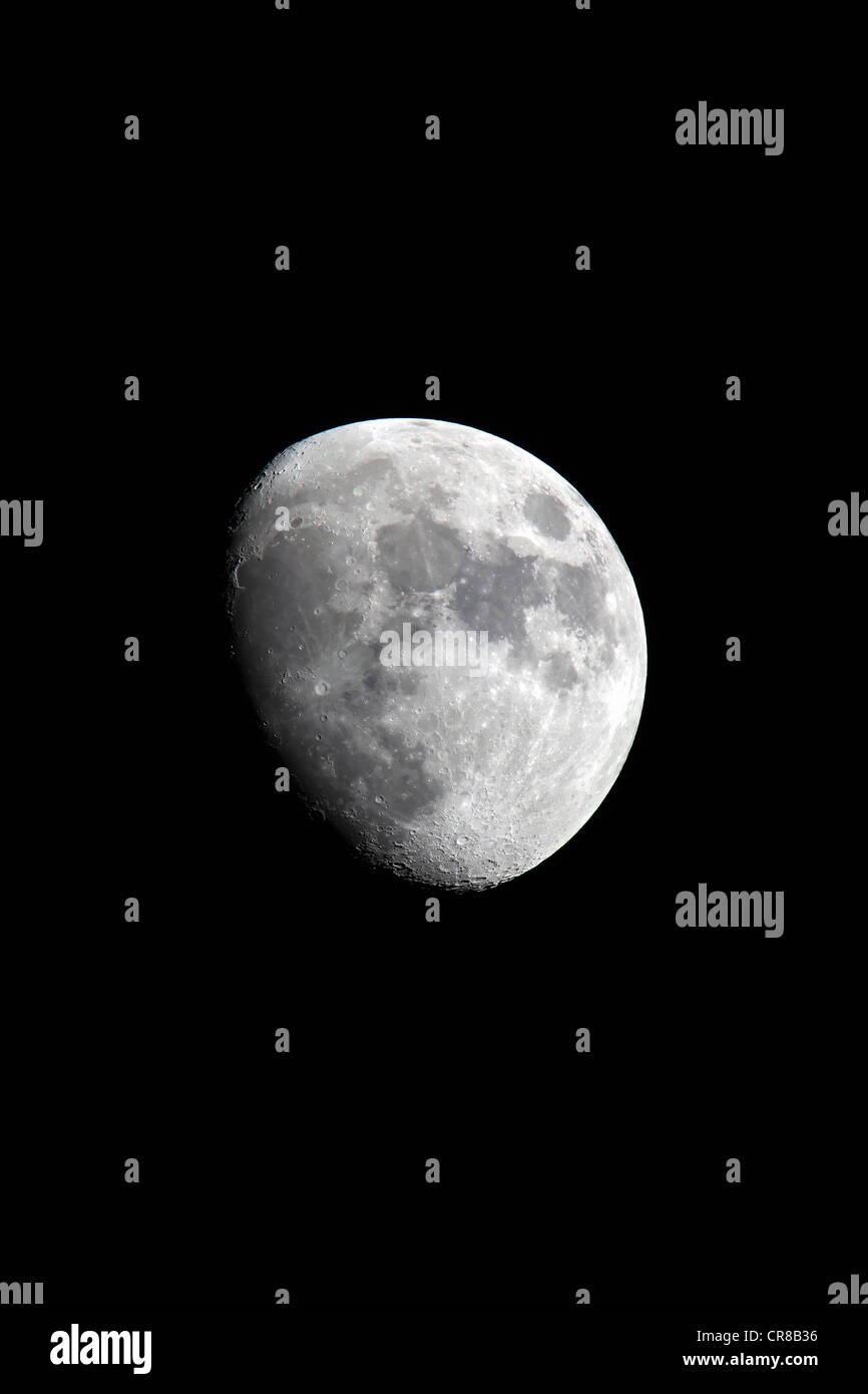 Luna, lune, demi-lune, la cire, la nuit, l'obscurité Banque D'Images