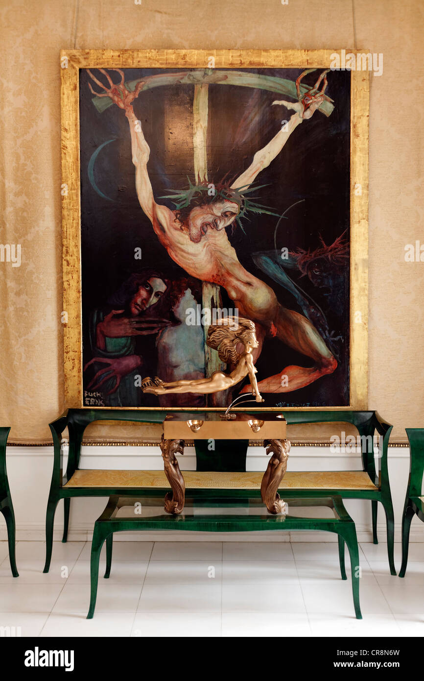 Salon avec un tableau de la crucifixion, Musée Ernst Fuchs, ancien hôtel particulier de l'architecte Otto Wagner, Vienne, Autriche, Europe Banque D'Images