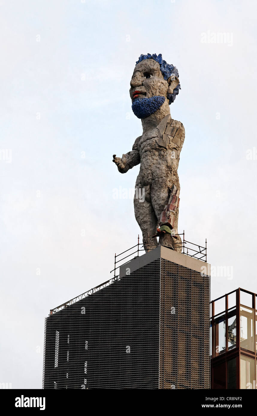 Nordsternturm avec barbe bleue la tour Hercules, sculpture par Markus Luepertz, Nordsternpark Gelsenkirchen, Ruhr, Banque D'Images