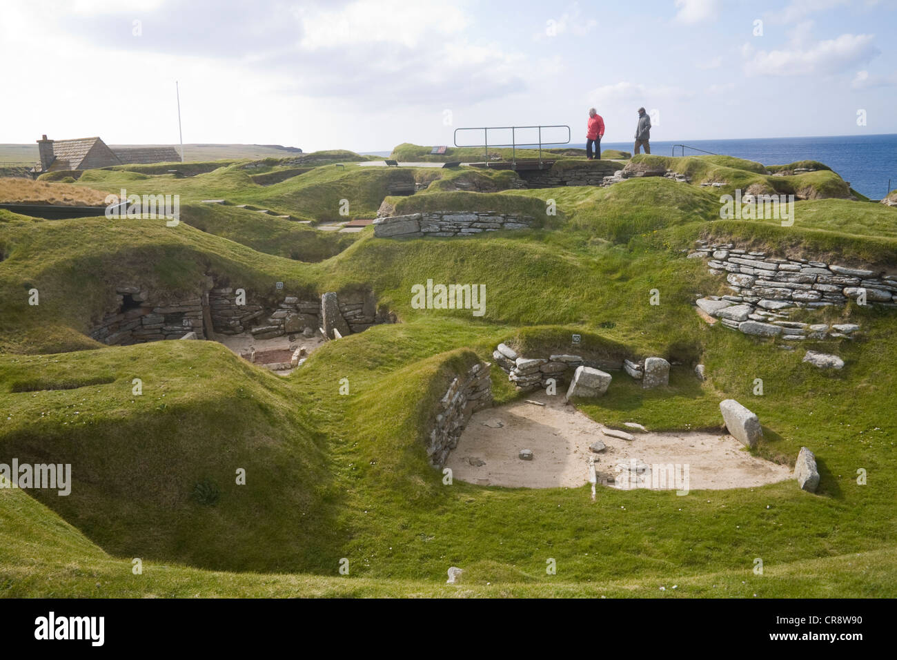 Baie de Skaill continentale Ouest Orcades cabanes à partir de l'âge de pierre en pierre sans mortier Skara Brae village néolithique liée par des passages Banque D'Images
