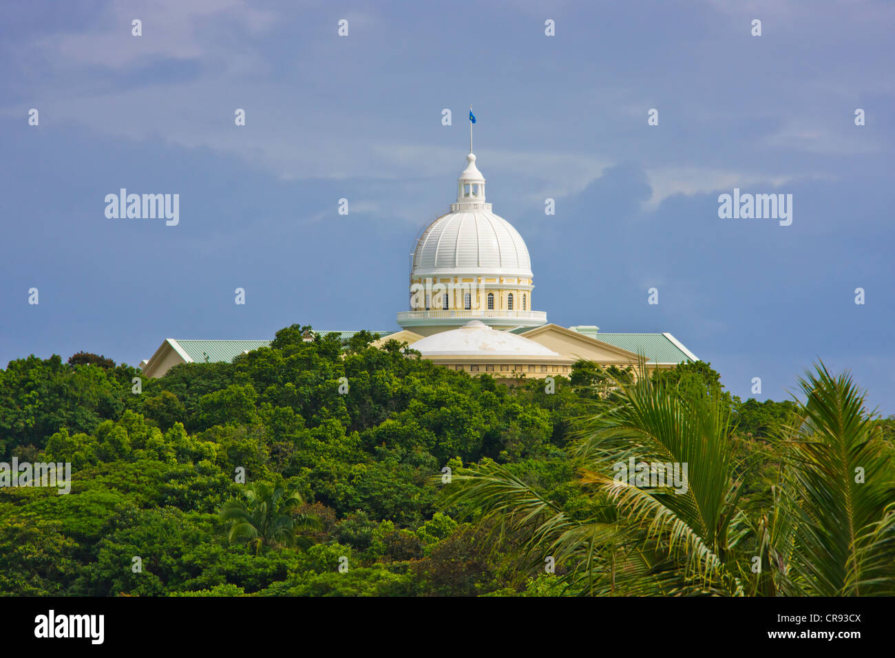 Le nouveau Capitole National de 27 millions de dollars complexe sur l'île de Babeldaob, dans la région de Melekeok, Palau Banque D'Images
