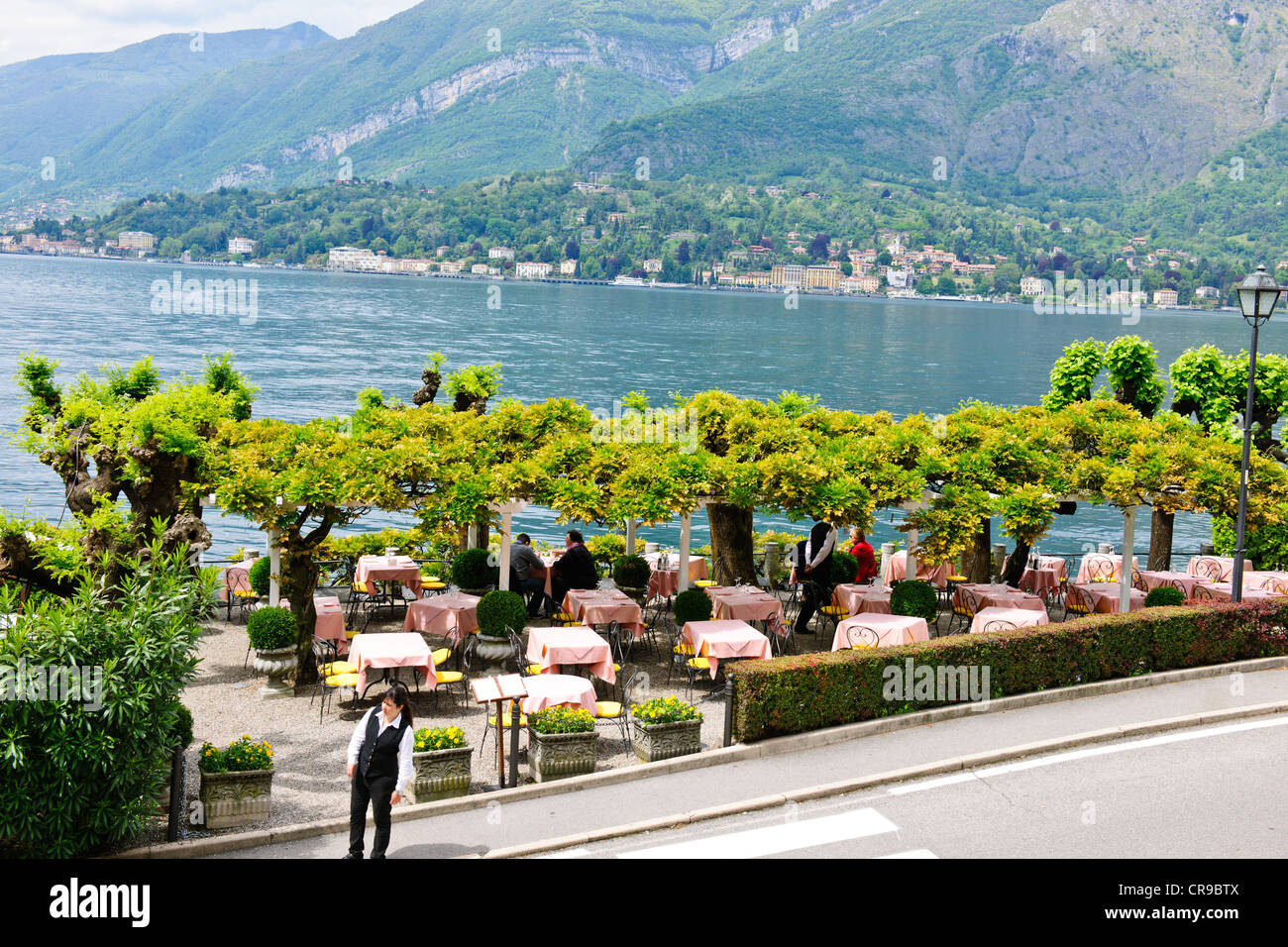 Bellagio,Traversée du lac,Hôtels,restaurants,à l'avant dans des ruelles,boutiques,vue sur le lac de Côme Lac,Jardins,Italien,Lacs,Italie Banque D'Images