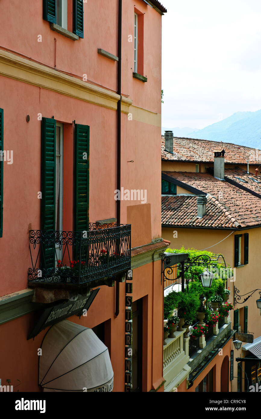 Bellagio,Traversée du lac,Hôtels,restaurants,à l'avant dans des ruelles,boutiques,vue sur le lac de Côme Lac,Jardins,Italien,Lacs,Italie Banque D'Images