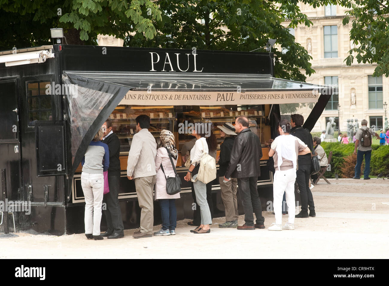 Paris, France - Paul Boulangerie en plein air Banque D'Images