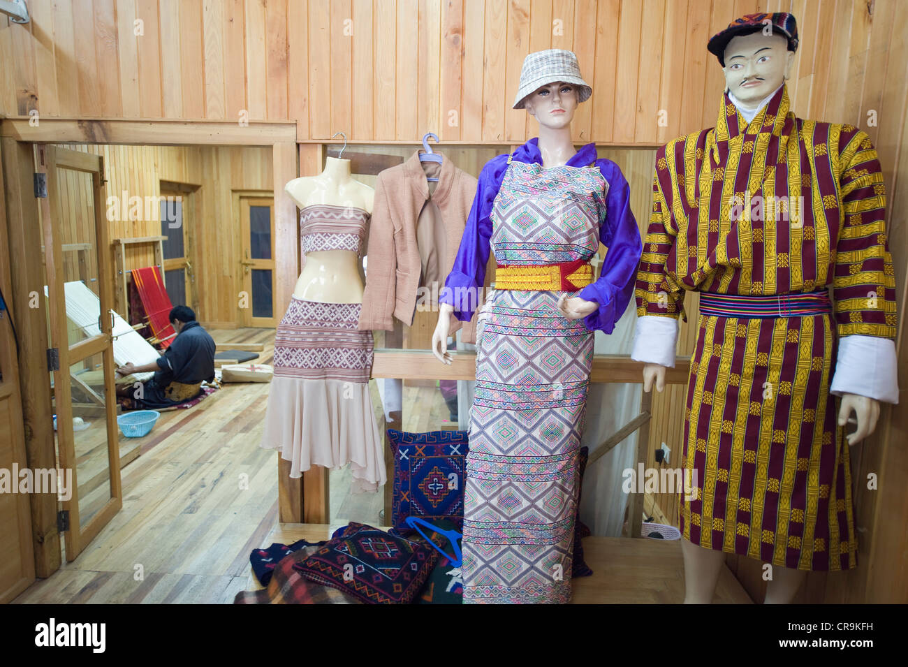 Weaver dans National Textile Museum, Thimphu (capitale), Bhoutan, Asie Banque D'Images