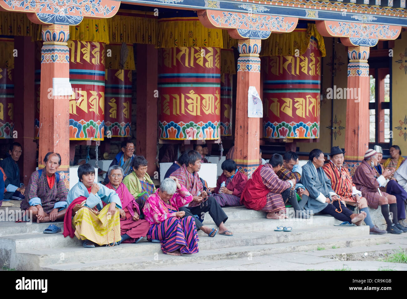 Pèlerins dans le National Memorial Chorten, Thimphu (capitale), Bhoutan, Asie Banque D'Images