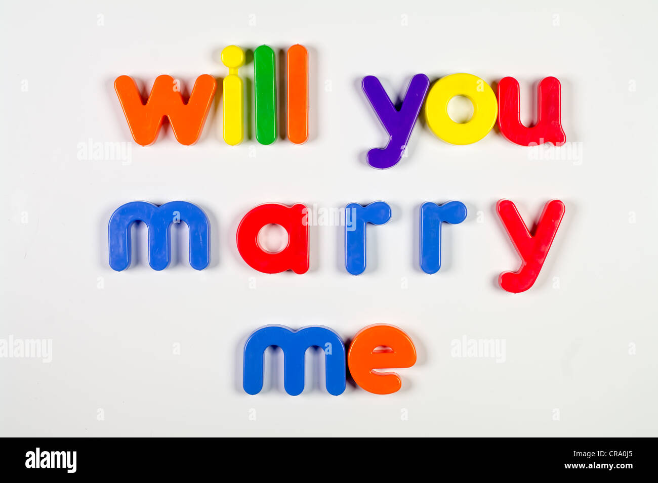 Allez-vous m'épouser écrit avec des aimants de réfrigérateur Banque D'Images