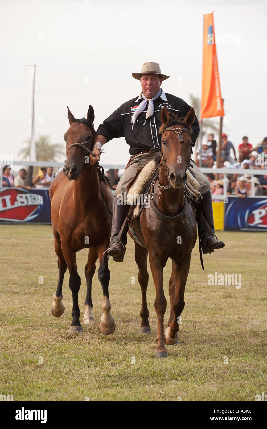 Cowboy rodeo Paraguay Amérique du Sud American Horse Banque D'Images