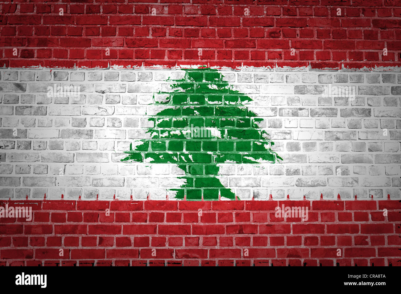 Une image de l'Liban drapeau peint sur un mur de briques dans une localisation urbaine Banque D'Images