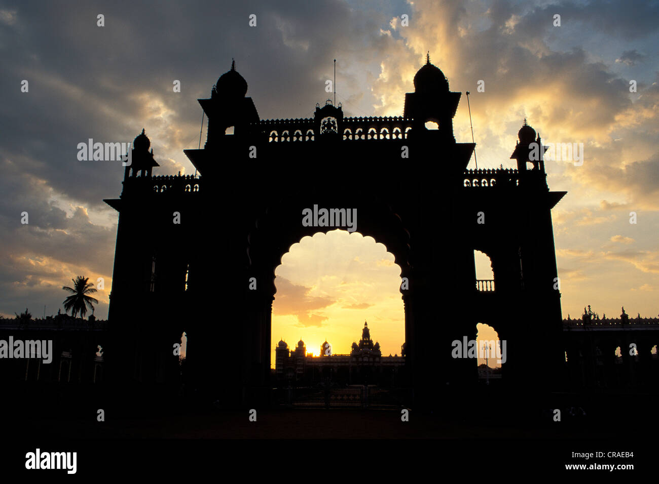 Porte d'entrée, Amba Vilas Palace, Mysore ou Mysuru, Karnataka, Inde du Sud, Inde, Asie Banque D'Images