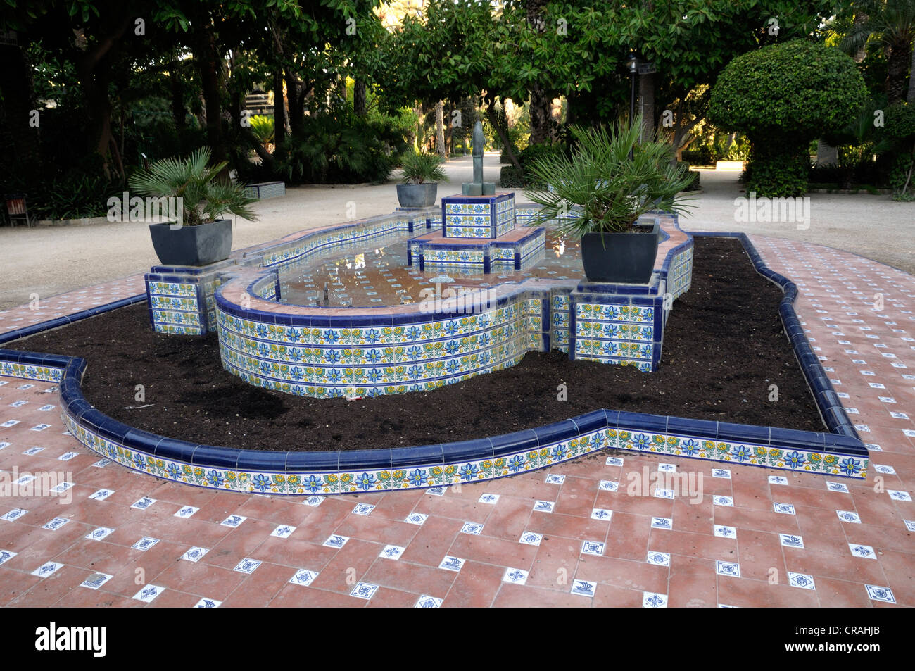 Fontaine dans le Parque Municipal, Elche, Costa Blanca, Espagne, Europe Banque D'Images