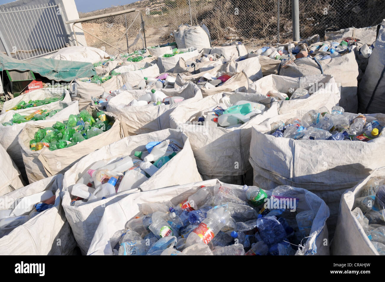 Une séparation des déchets site où différents matériaux recyclables sont séparés et éliminés pour le recyclage. Banque D'Images