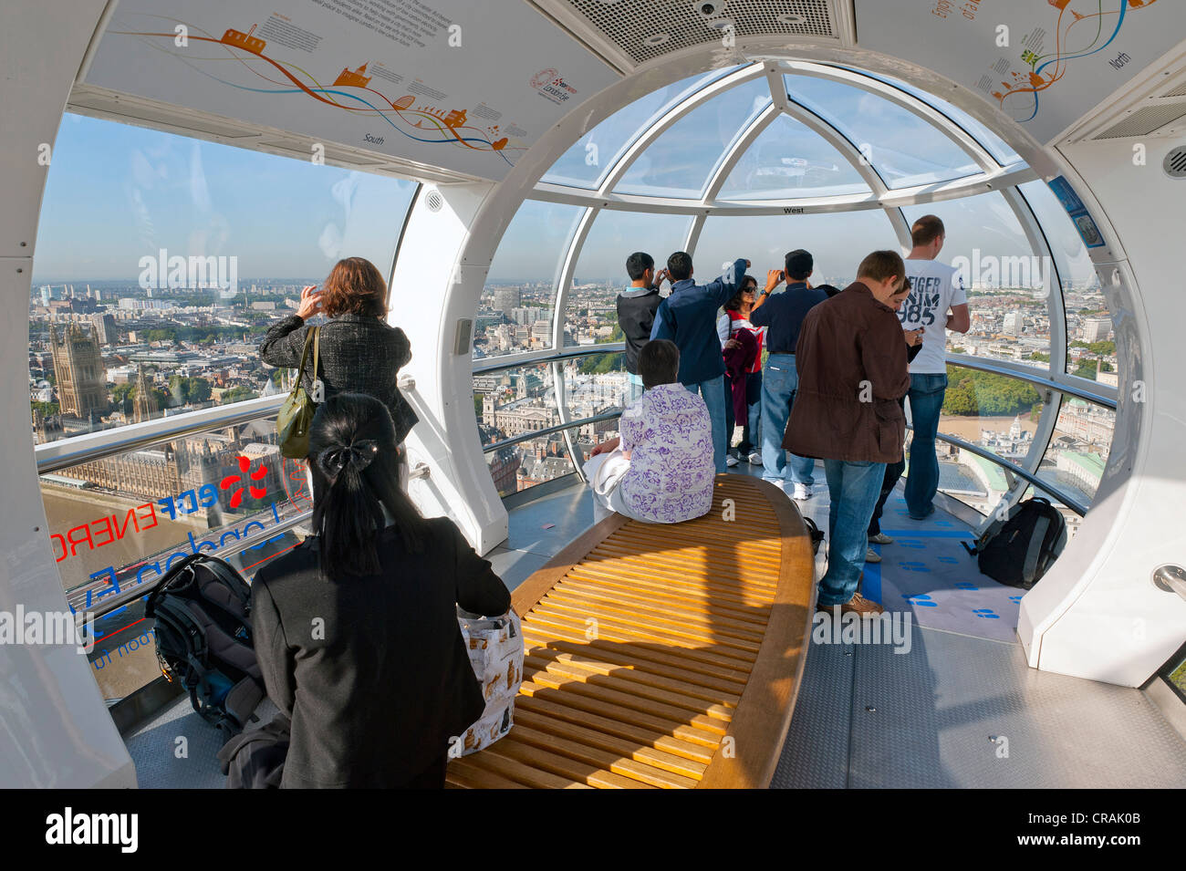À l'intérieur d'une capsule de passagers de l'Oeil de Londres, Londres, Angleterre, Royaume-Uni, Europe Banque D'Images