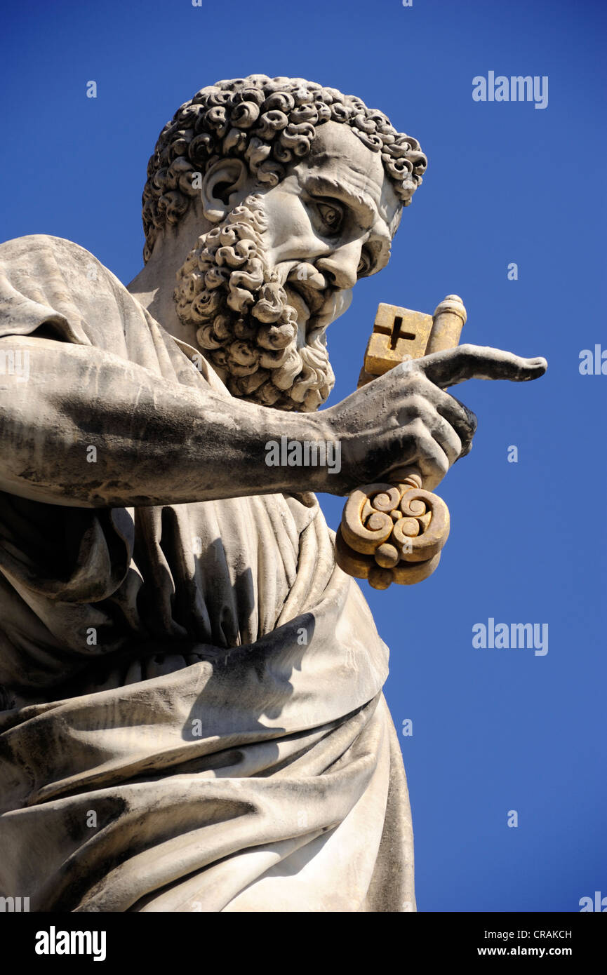 Italie, Rome, statue de Saint Pierre Banque D'Images