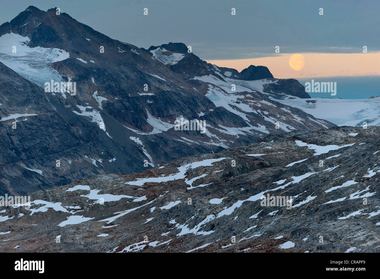 Les phases, les montagnes à l'Mittivakkat, Glacier de l'île d'Ammassalik, dans l'Est du Groenland, Greenland Banque D'Images