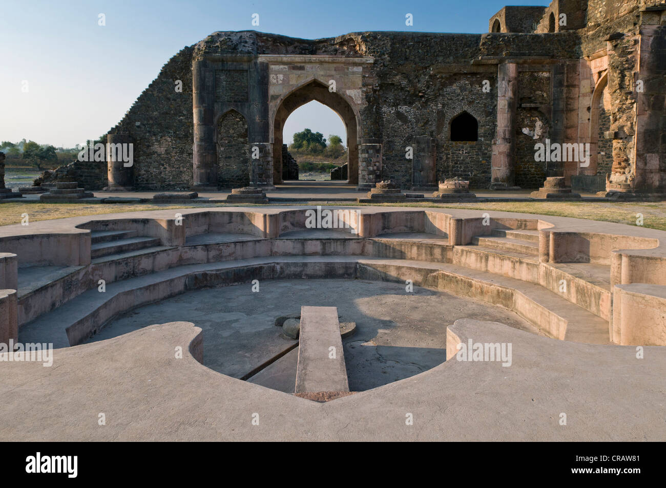 Enclave royale, ville en ruines de Mandu, Madhya Pradesh, Inde du nord, l'Asie Banque D'Images