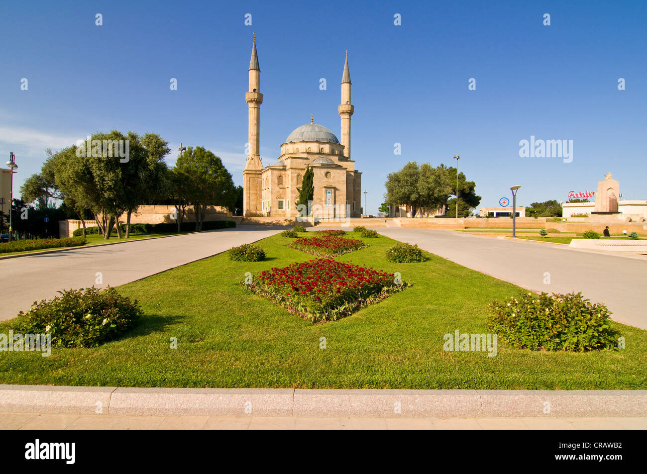 Mosquée avec minarets, Bakou, Azerbaïdjan, Moyen-Orient Banque D'Images