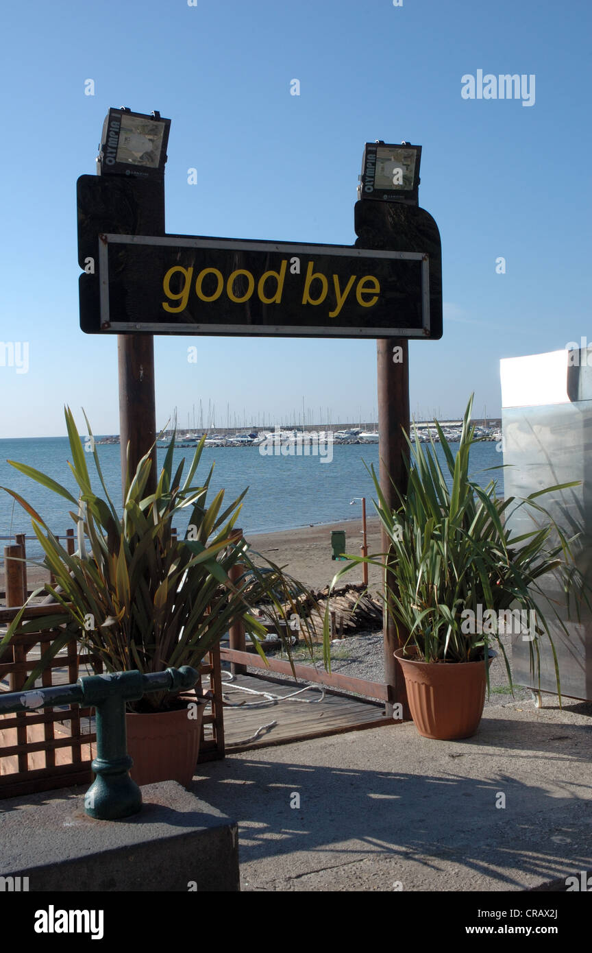 Au revoir - fascinant bienvenue à un café de plage à Salerne, Italie Banque D'Images