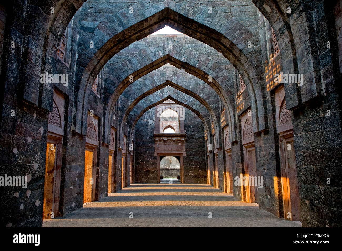 Hindola Mahal, ville en ruines de Mandu, Madhya Pradesh, Inde, Asie Banque D'Images