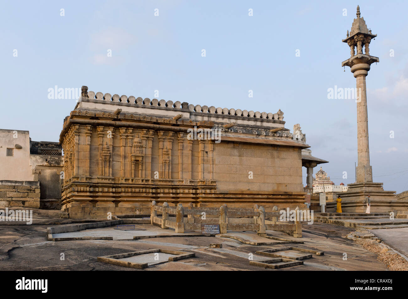 Jain temple sur le Chandragiri-Hill, Sravanabelagola, Hassan district, Karnataka, Inde du Sud, Inde, Asie Banque D'Images