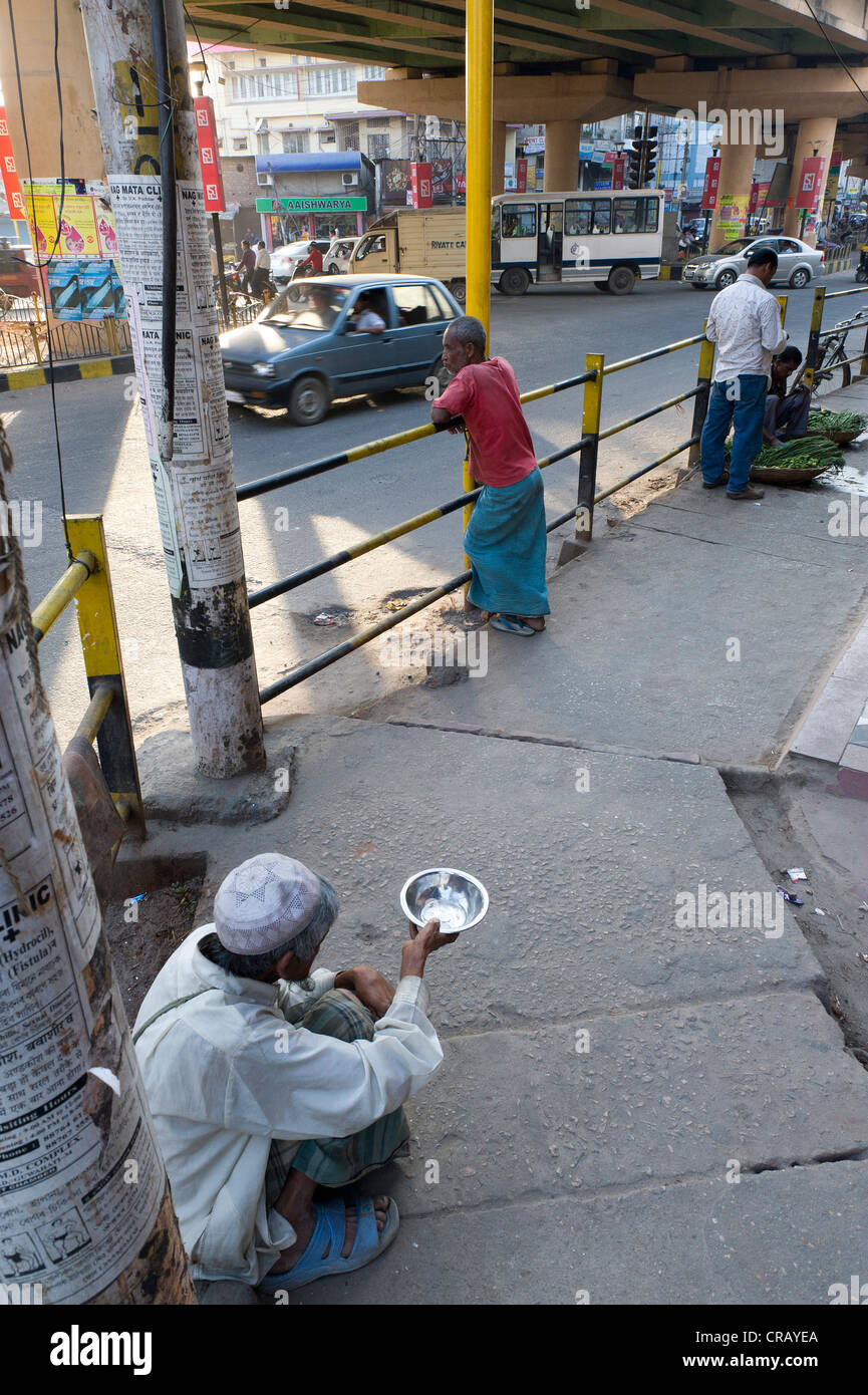 Scène de rue, Guwahati, capitale de l'Assam, au nord-est de l'Inde, l'Inde, l'Asie Banque D'Images