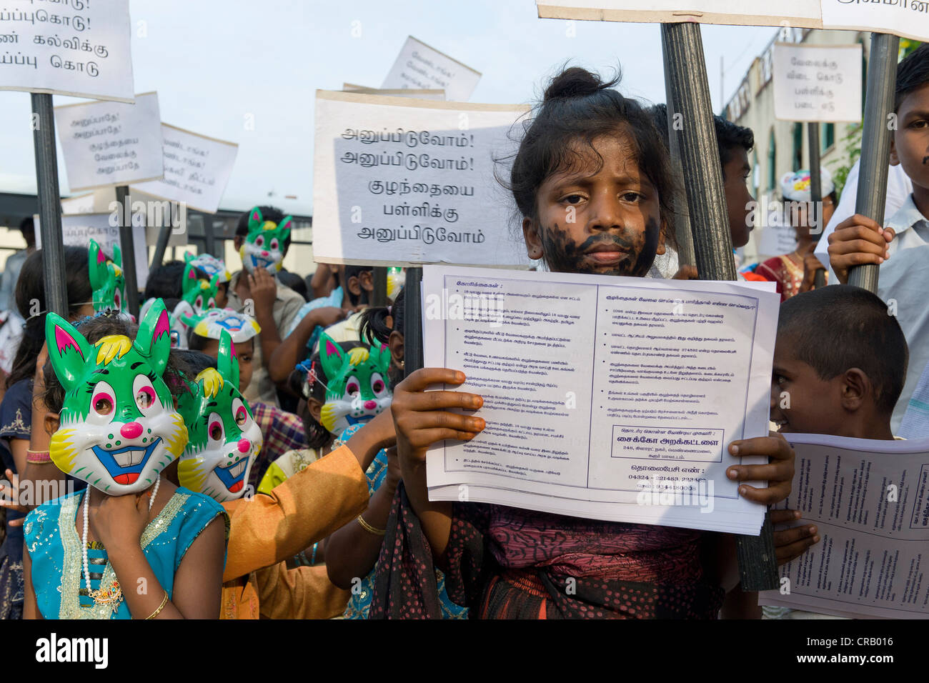 Manifestation contre le travail des enfants, Karur, Tamil Nadu, Inde, Asie Banque D'Images