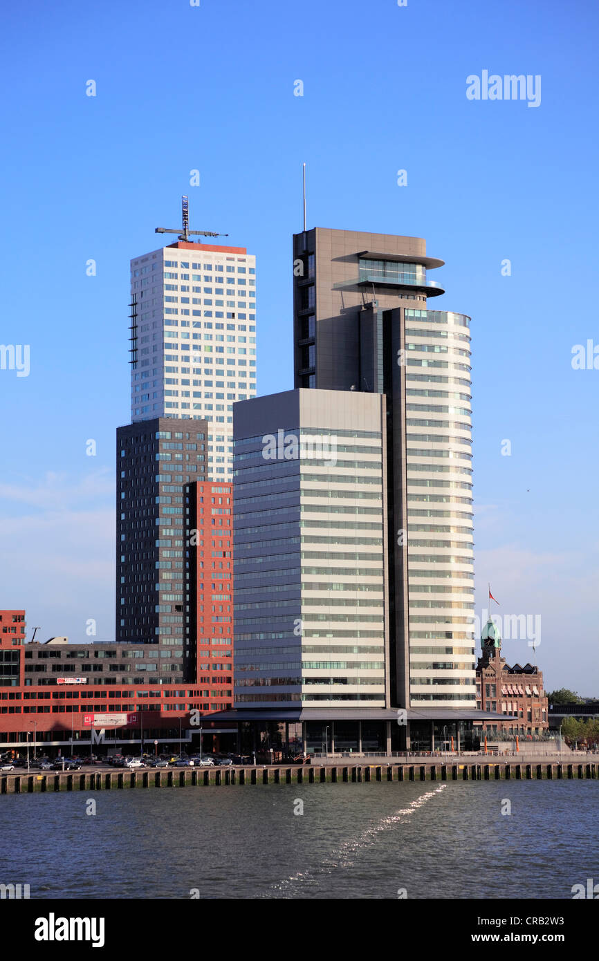 Monde de grande hauteur du centre Port, l'Autorité portuaire de Rotterdam, en face de l'immeuble de grande hauteur de Montevideo, Wilhelminapier Banque D'Images