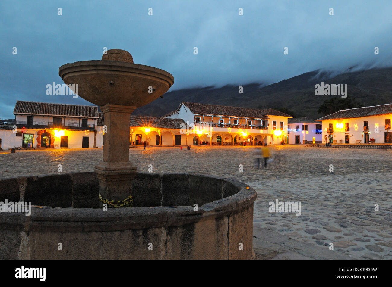 Place principale dans la soirée, bâtiments coloniaux, Villa de Leyva Boyaca, ministère, Colombie, Amérique du Sud Banque D'Images
