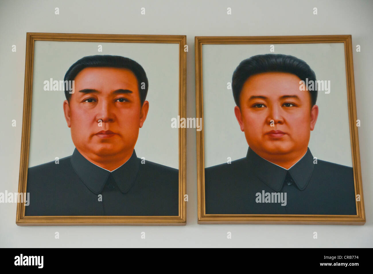 Peintures des politiciens, Kim Jong-il et Kim Il-sung, la montagne san-monts Myohyang, la Corée du Nord, d'Asie Banque D'Images