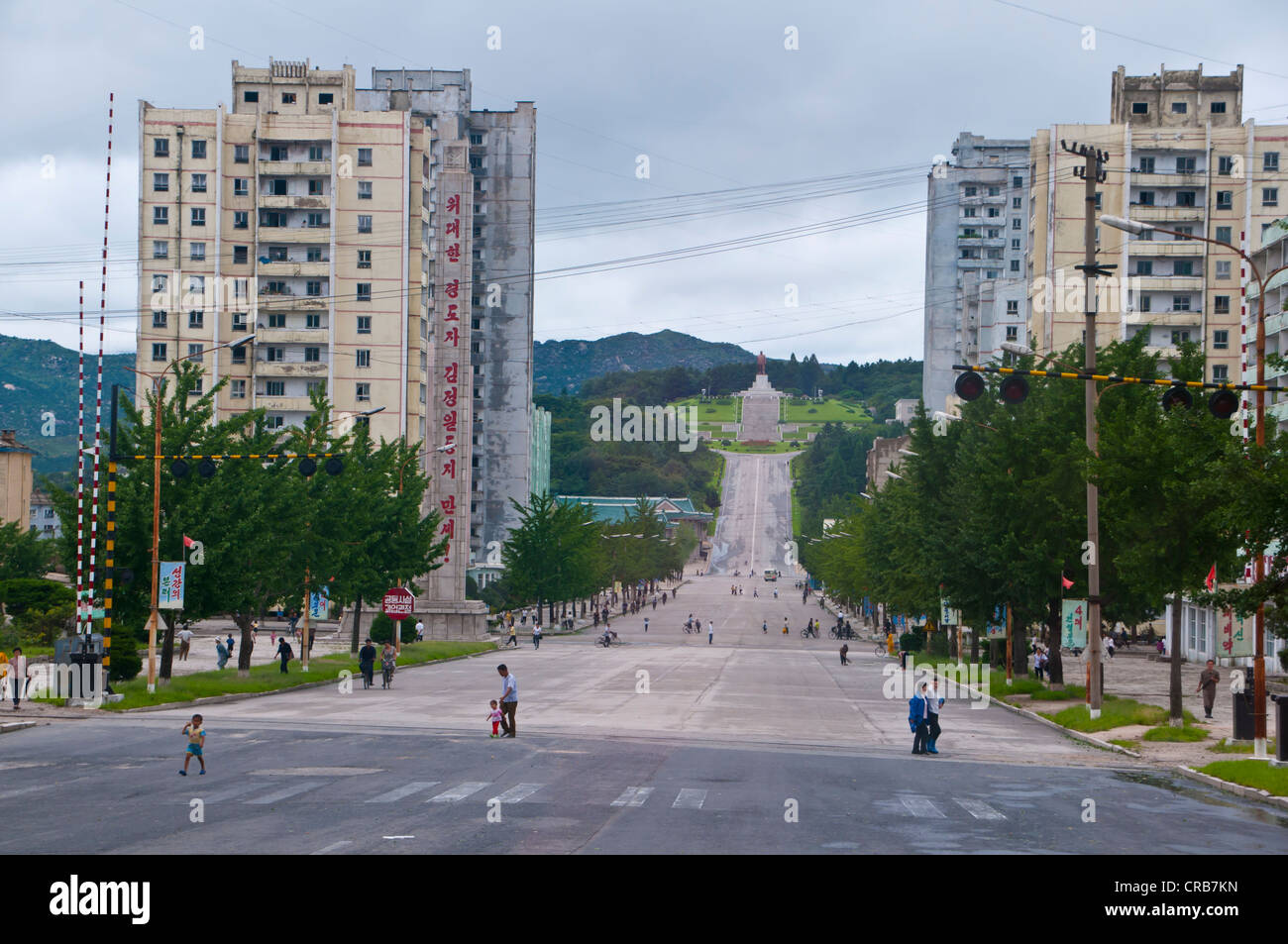 Sans voitures, rues et bâtiments résidentiels communiste à Kaesong, Corée du Nord, d'Asie Banque D'Images