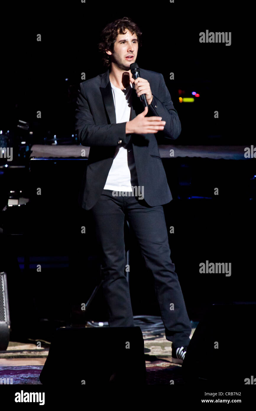 Le chanteur américain Josh Groban live dans la salle de concert du KKL, Culture and Convention Centre, Lucerne, Suisse Banque D'Images