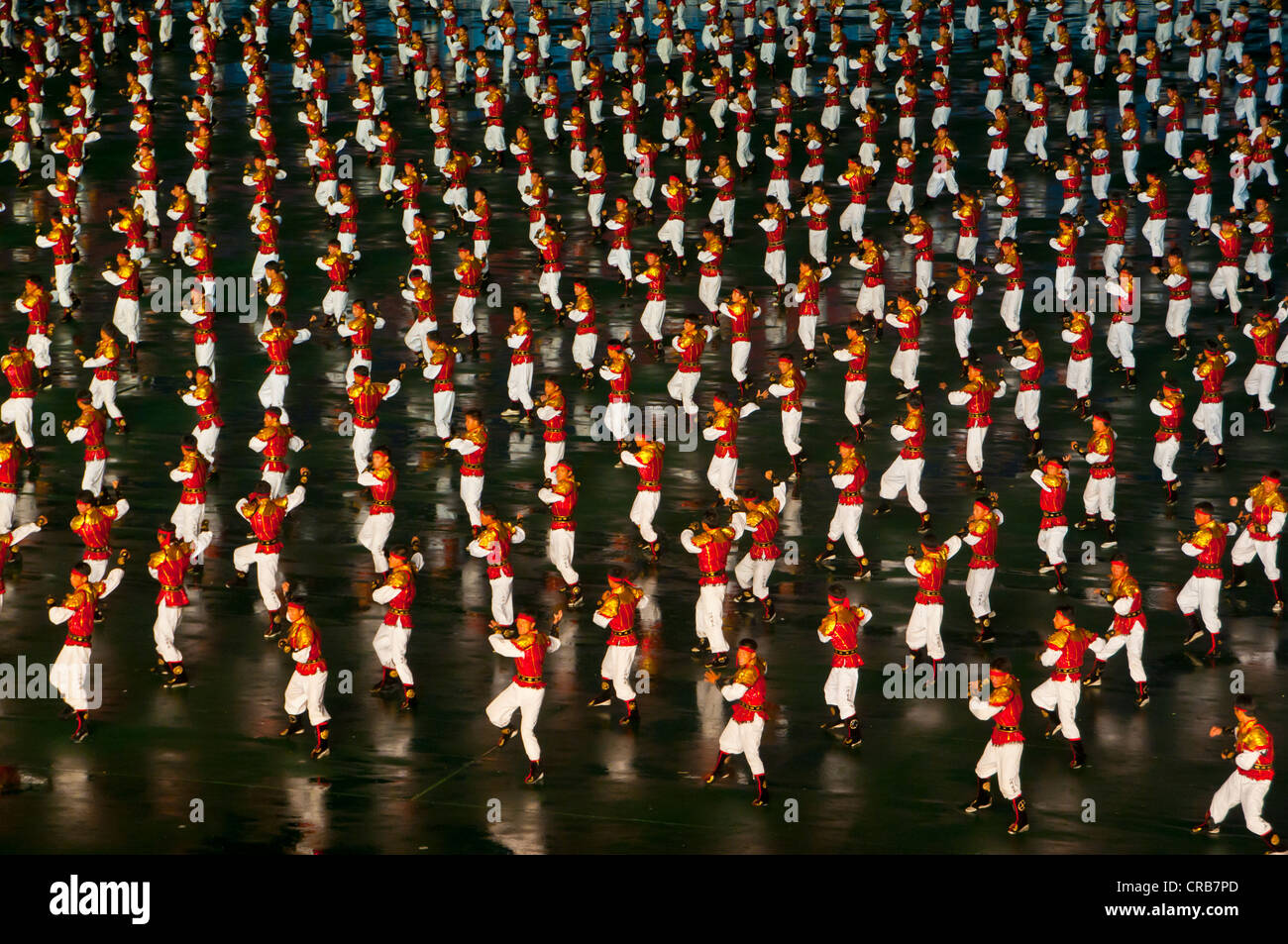 Danseurs et acrobates à l'Arirang Festival, le Grand nord-coréen et de Gymnastique de masse Performance artistique, Pyongyang Banque D'Images