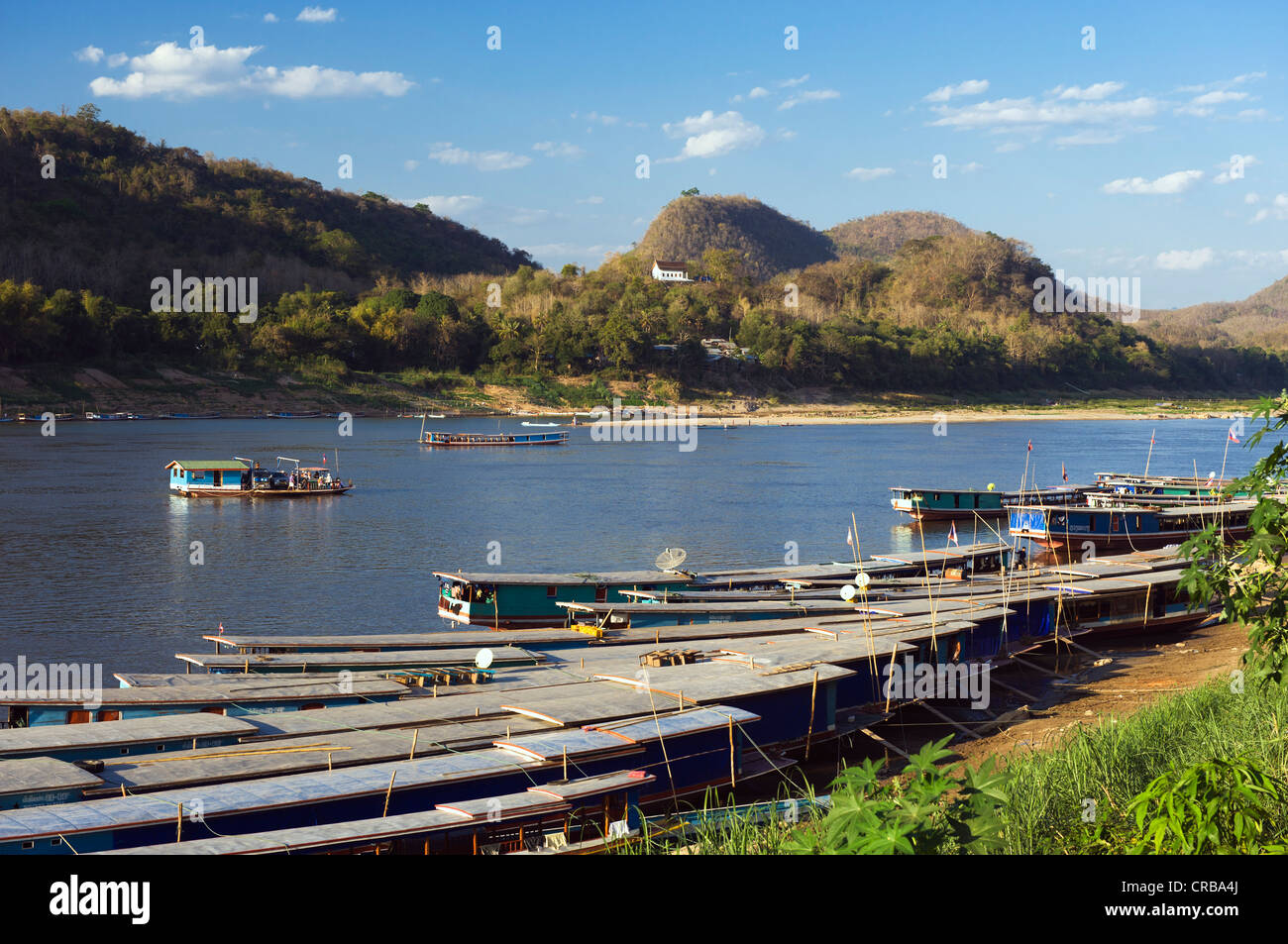 Bateaux sur le fleuve Mékong, Luang Prabang, Laos, Indochine, Asie Banque D'Images