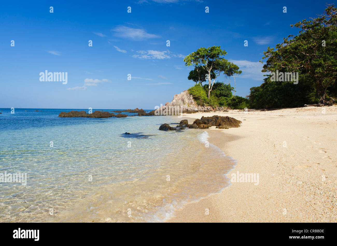 Plage de sable fin, Golden Pearl Beach, Ko Jum ou Koh Pu), Krabi, Thaïlande, Asie du Sud-Est Banque D'Images