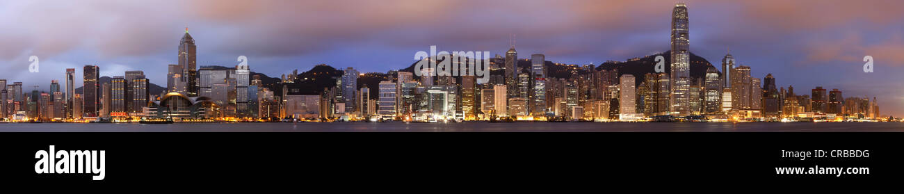 Vue panoramique de Hong Kong en début de matinée, une région administrative spéciale de Chine, Asie Banque D'Images