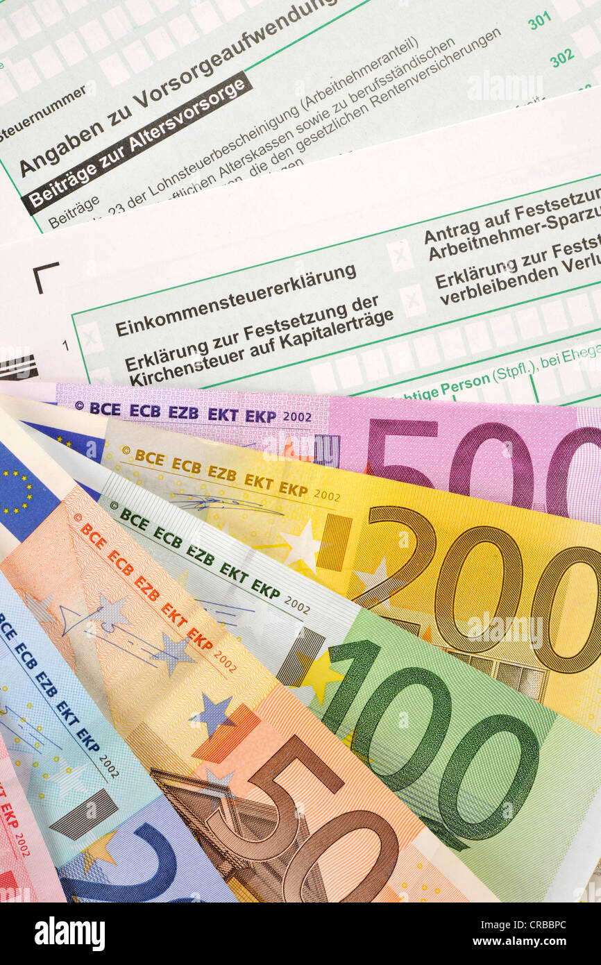 Image symbolique, déclaration de revenus, déclaration indiquant l'église l'impôt sur les gains en capital, pour la mise en place d'application Banque D'Images