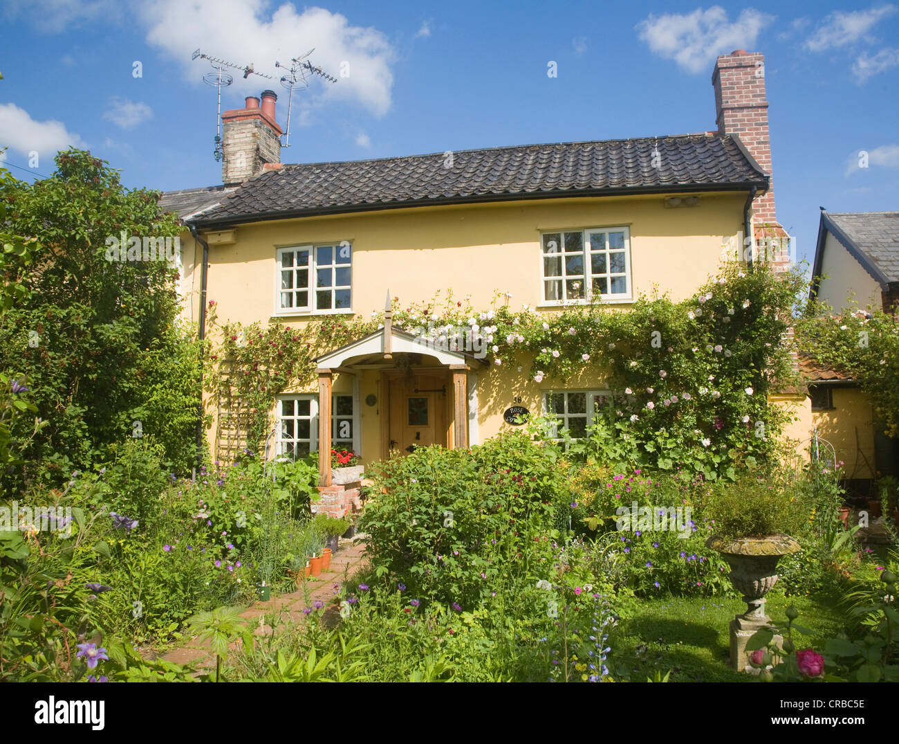Rose Cottage Garden Mendlesham, Suffolk, Angleterre Banque D'Images