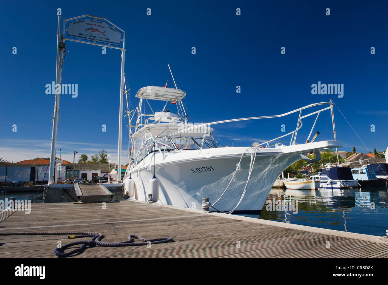 Bateau pour la pêche en haute mer dans le village de pêcheurs de Hvar, île de Murter, Croatie, Dalmatie, Kornati, Europe Banque D'Images