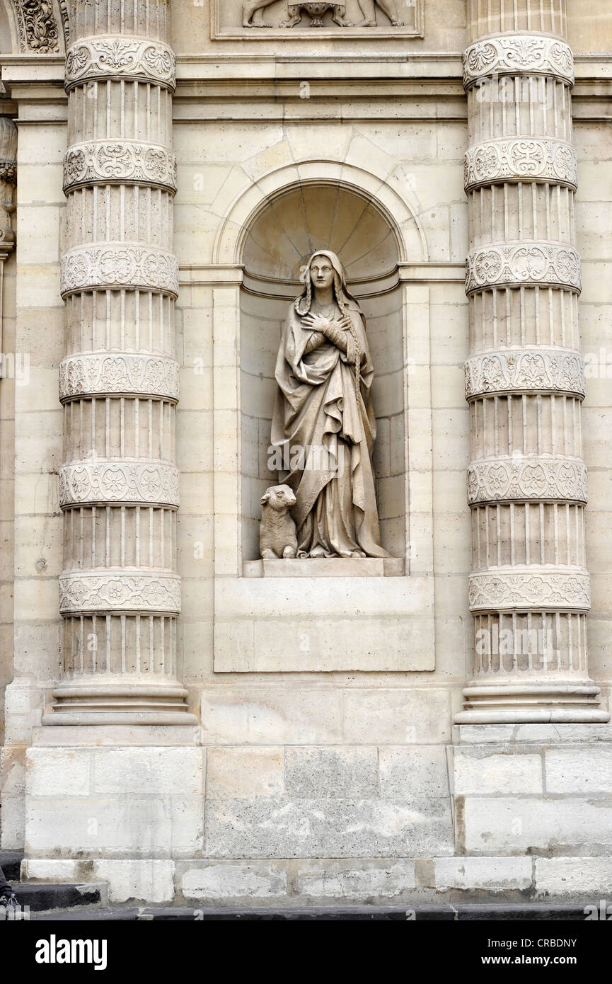 Statue à côté du portail principal de l'église paroissiale de Saint-Etienne-du-Mont, Montagne Sainte-Geneviève, Paris, France, Europe Banque D'Images