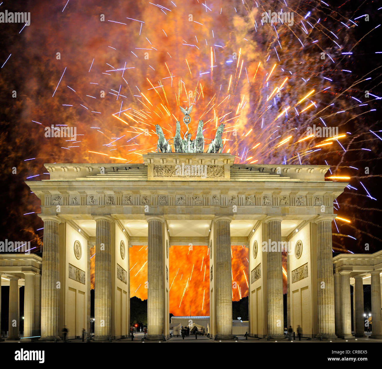 D'artifice derrière la porte de Brandebourg, Berlin, Allemagne, Europe, de composer, PublicGround Banque D'Images