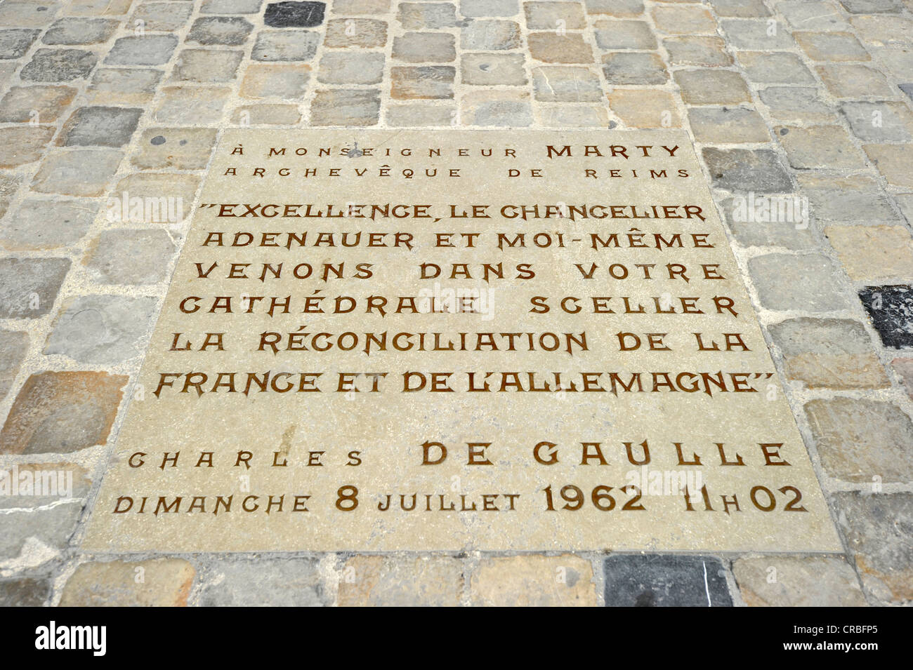 Dalle de plancher en marqueterie, plaque commémorative en l'honneur de Konrad Adenauer et Charles de Gaulle à poursuivre la réconciliation franco-allemande Banque D'Images