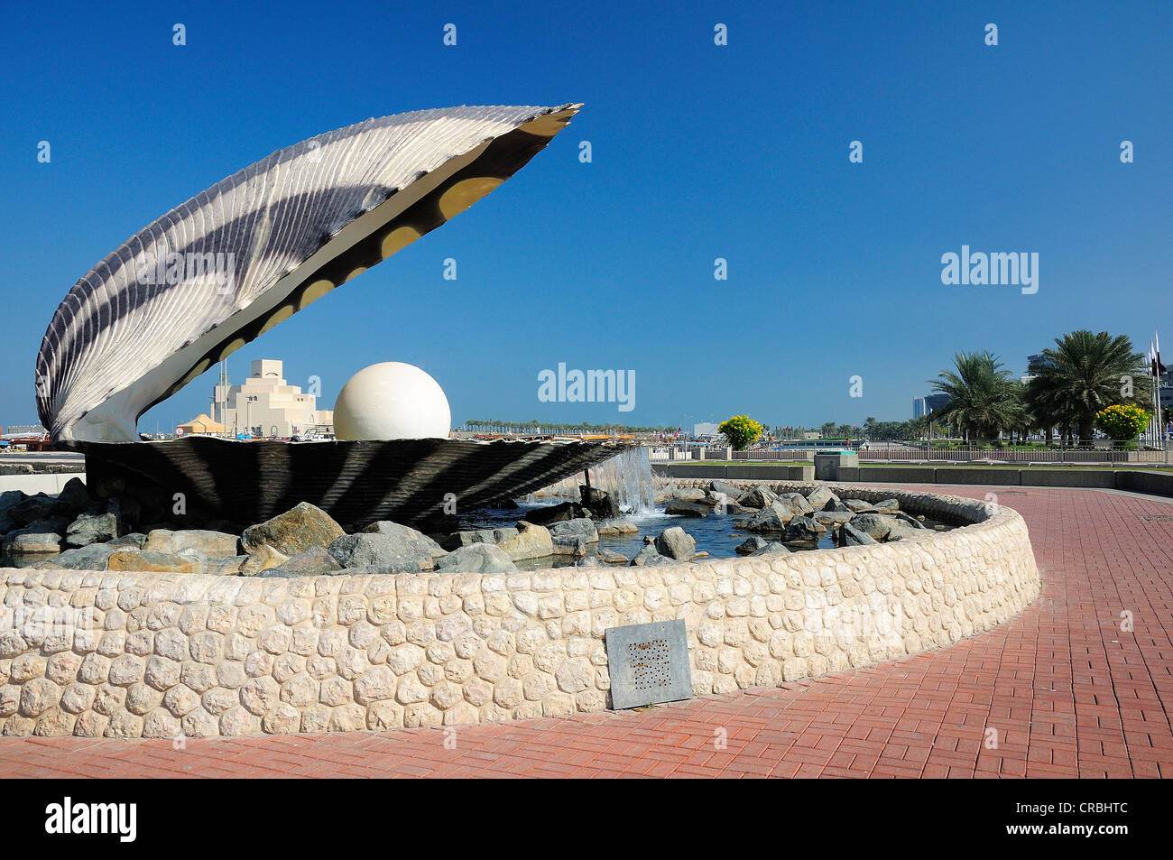 Pearl Oyster et Fontaine, corniche, Doha, Qatar, MoyenOrient Photo