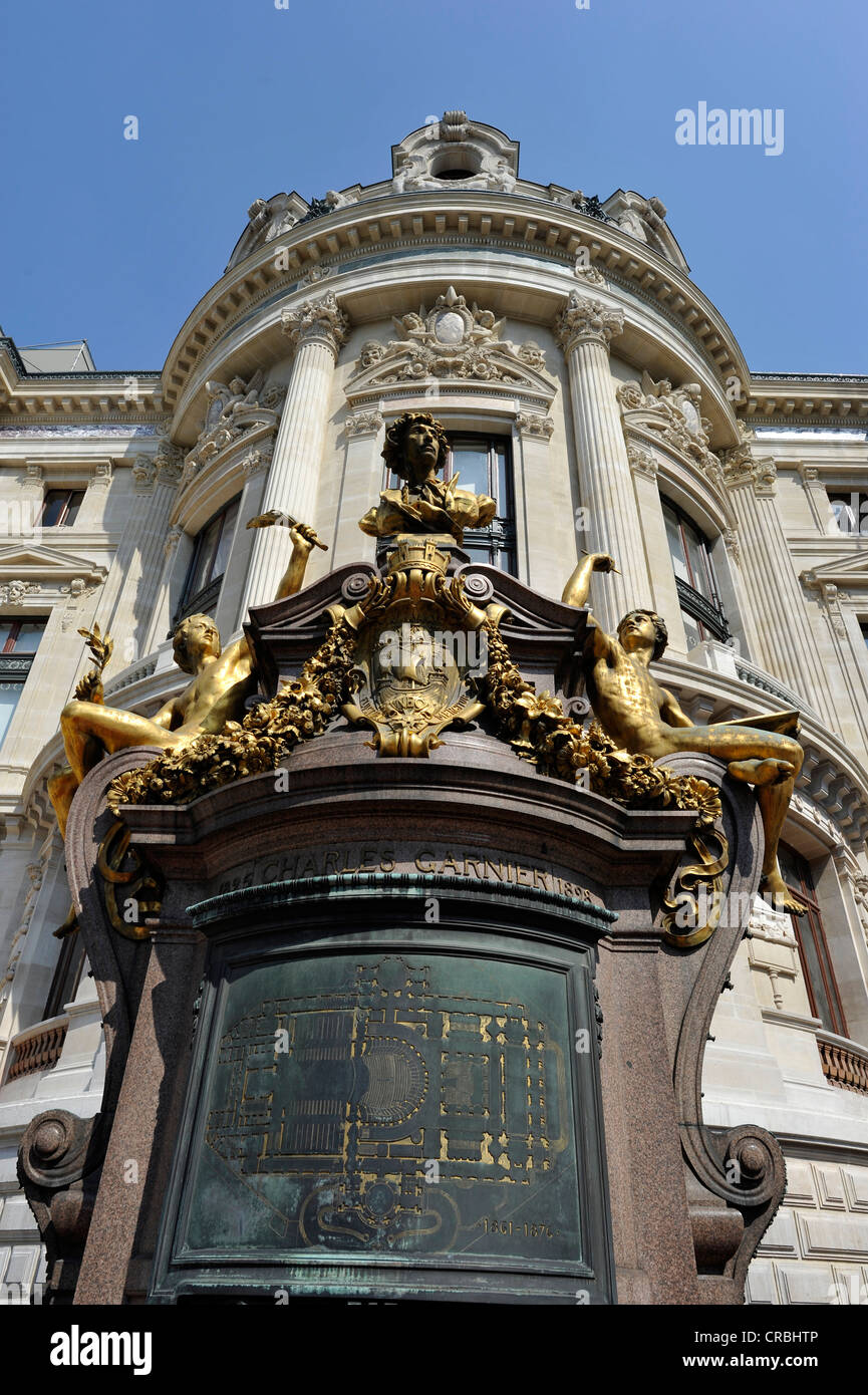 Hommage à l'architecte Charles Garnier à l'arrière de l'Opéra Palais Garnier, Opéra, Paris, France, Europe Banque D'Images