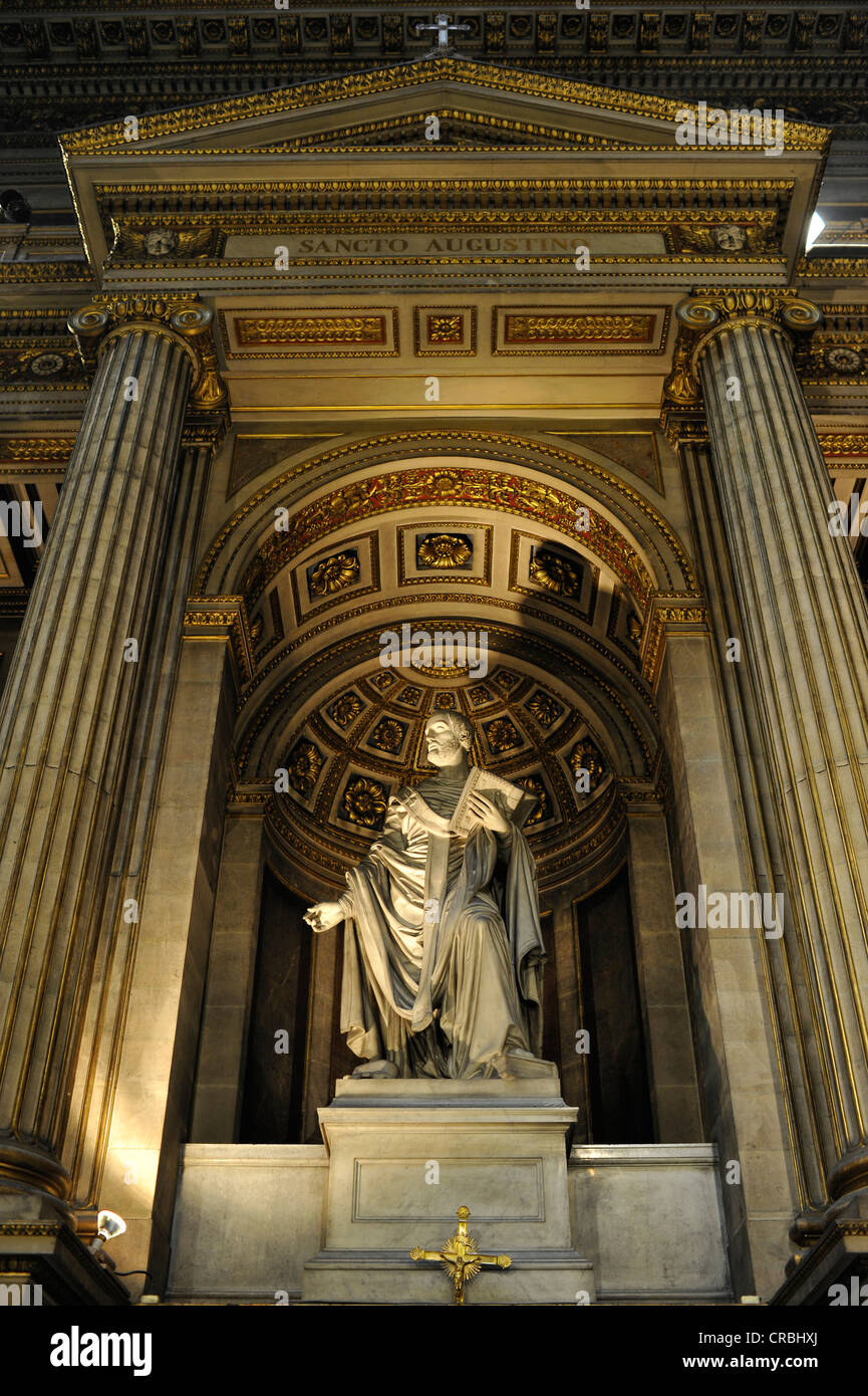 L'intérieur, des statues d'histoires bibliques, l'église Église de la Madeleine ou l'église Sainte-Marie-Madeleine, Paris, France, Europe Banque D'Images