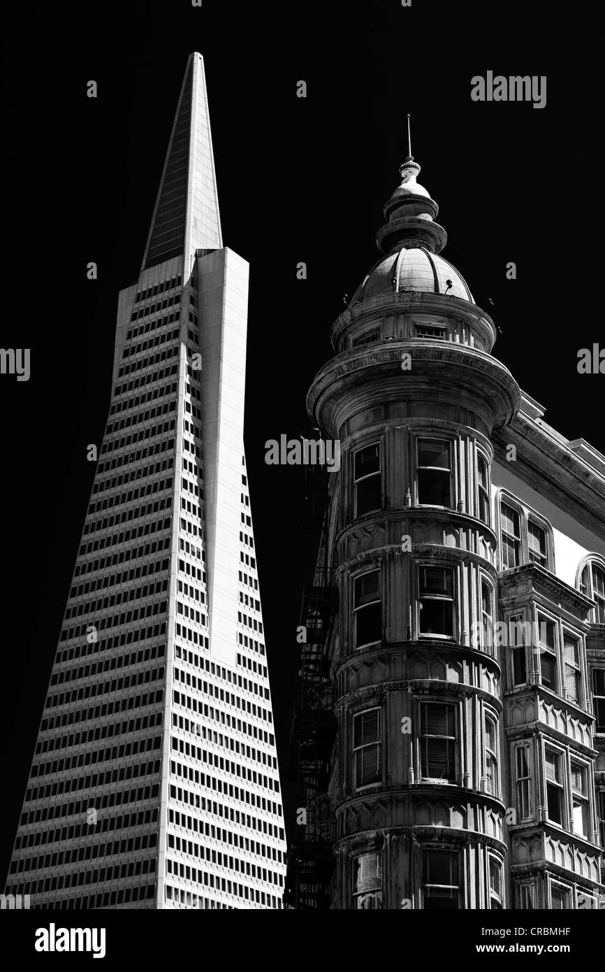 La Transamerica Pyramid, gratte-ciel, et Columbus Tower, Sentinelle aussi des capacités, Financial District, San Francisco, Californie Banque D'Images