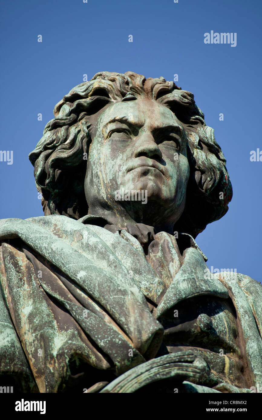 Monument Beethoven à Bonn sur la place Muensterplatz, Nordrhein-Westfalen, Germany, Europe Banque D'Images