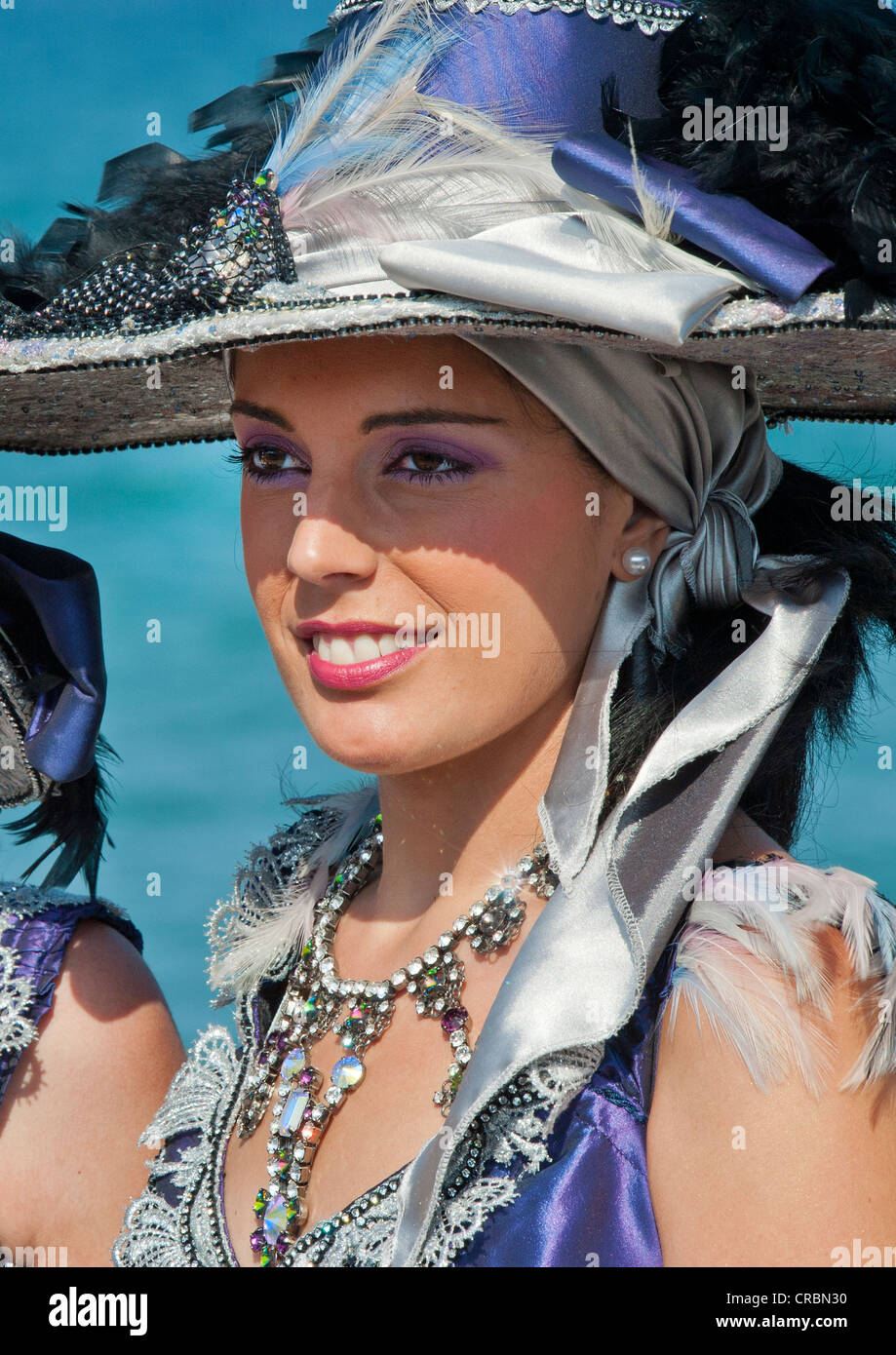 Femme en costume traditionnel Maures Maures et Chrétiens à la Fiesta à Mojacar, Almeria, Andalousie, Espagne Banque D'Images