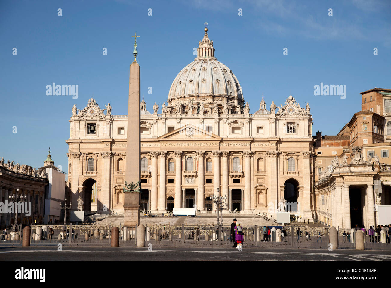 La Place Saint Pierre et la Basilique Saint Pierre, Rome, Italie, Europe Banque D'Images