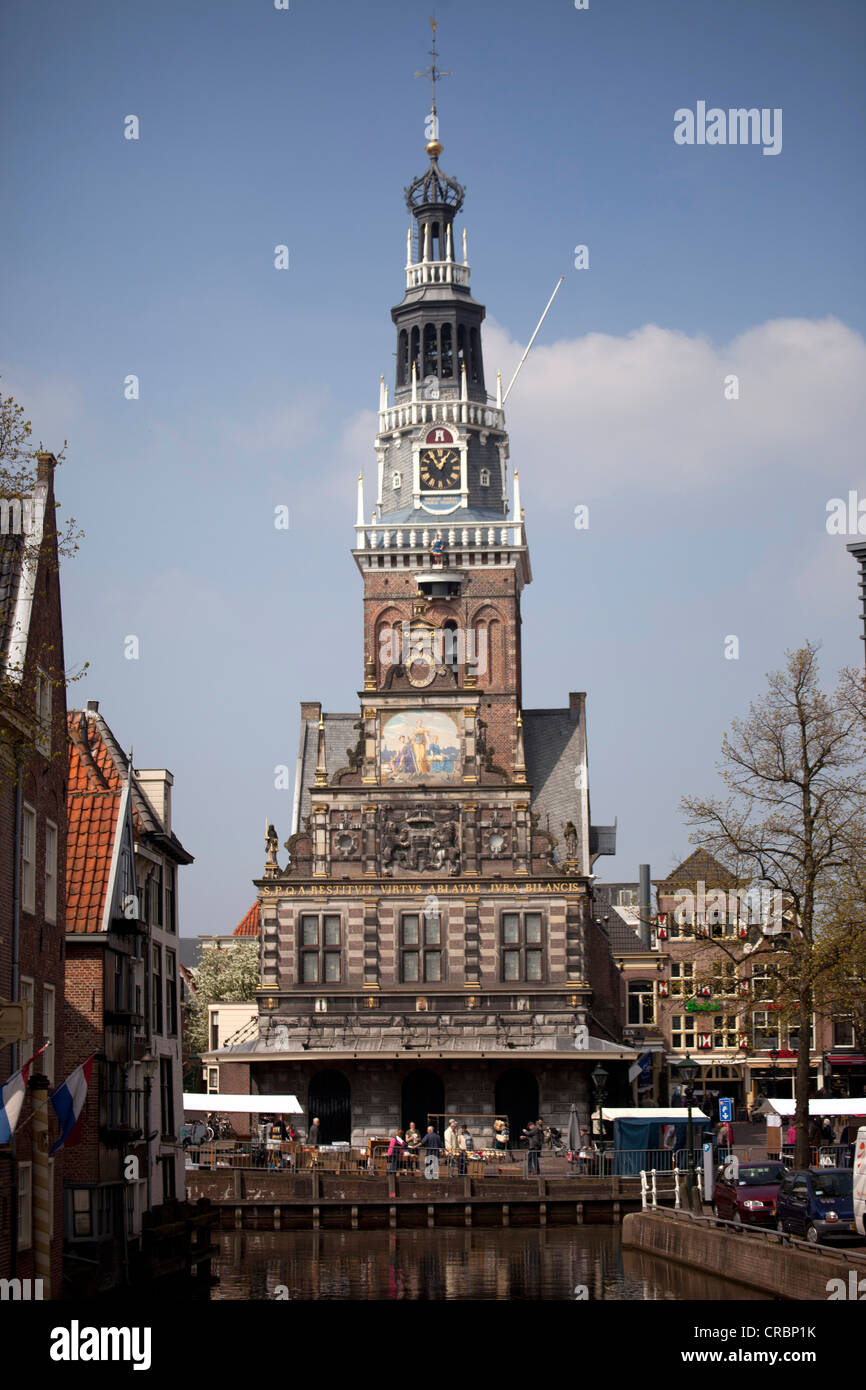 Tour de l'ancien édifice, maintenant peser Holland Kaasmuseum musée hollandais du fromage, Alkmaar, Hollande du Nord, Pays-Bas, Europe Banque D'Images